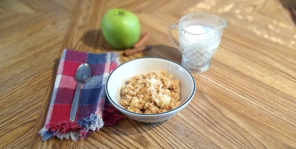 Wake up to a warm, comforting breakfast when you prepare this apple cinnamon baked oatmeal the night before! Just perfect for chilly mornings when you need something satisfying. Breakfast is in the oven!