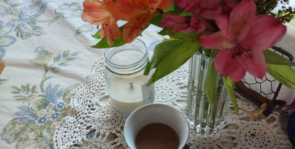 A homemaker's guide to living the Fruits of the Spirit at home!